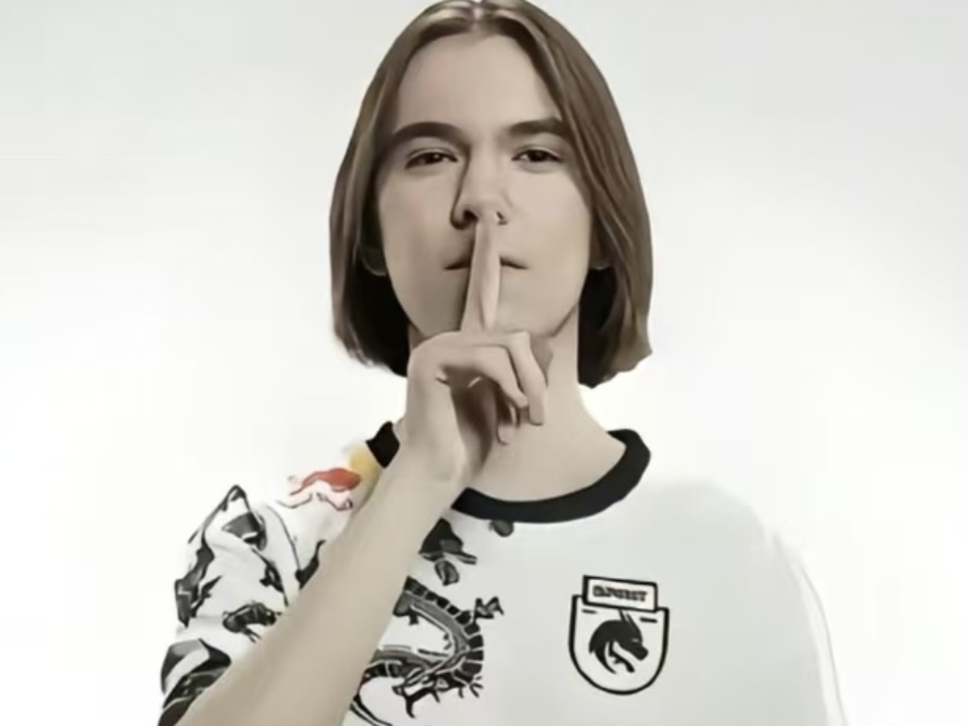 后低射破门